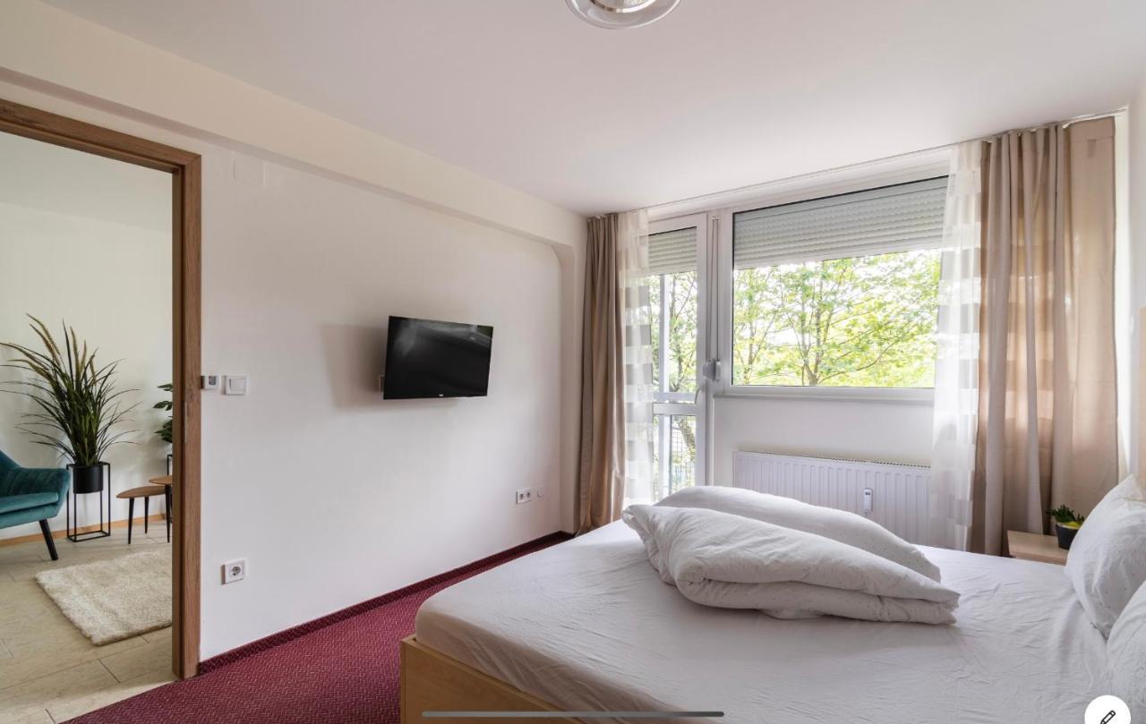 Sinus Premium Aparthotel Siófok Buitenkant foto