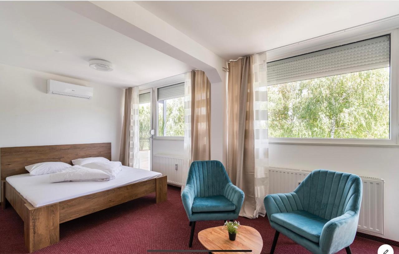 Sinus Premium Aparthotel Siófok Buitenkant foto
