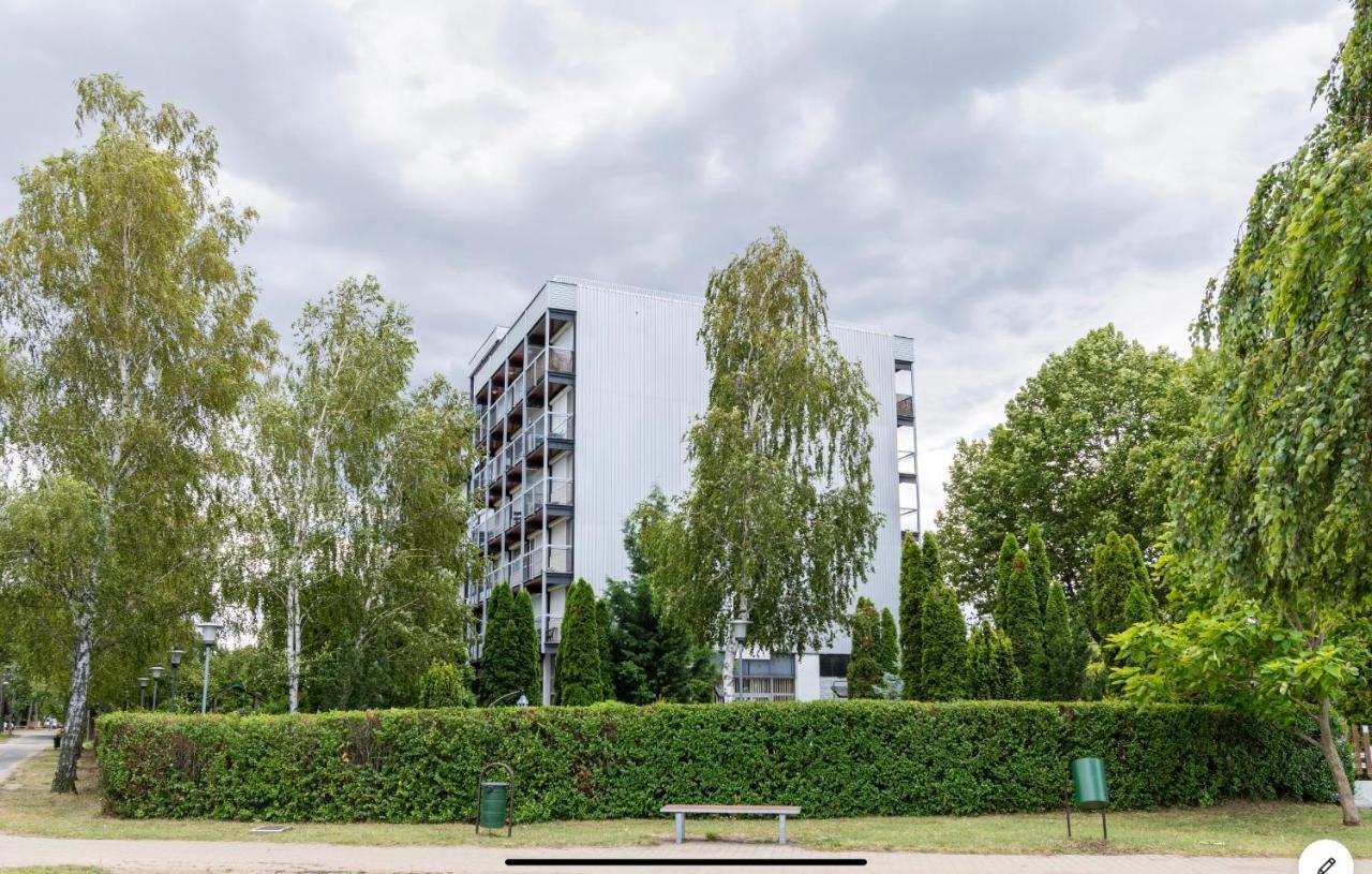 Sinus Premium Aparthotel Siófok Buitenkant foto